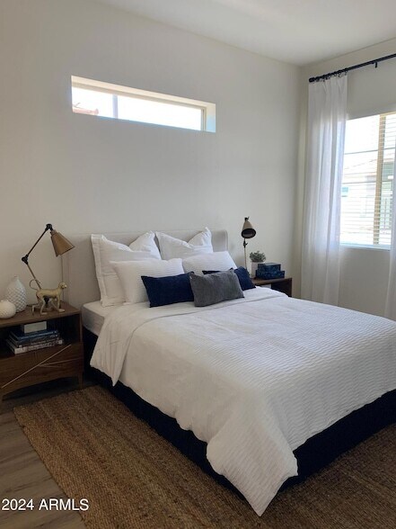 Foto del edificio - 9652 E Hampton Ave
