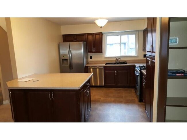 Foto del edificio - 6446 Village Pkwy