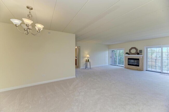 Building Photo - 6655 S Cass Avenue Unit 3B