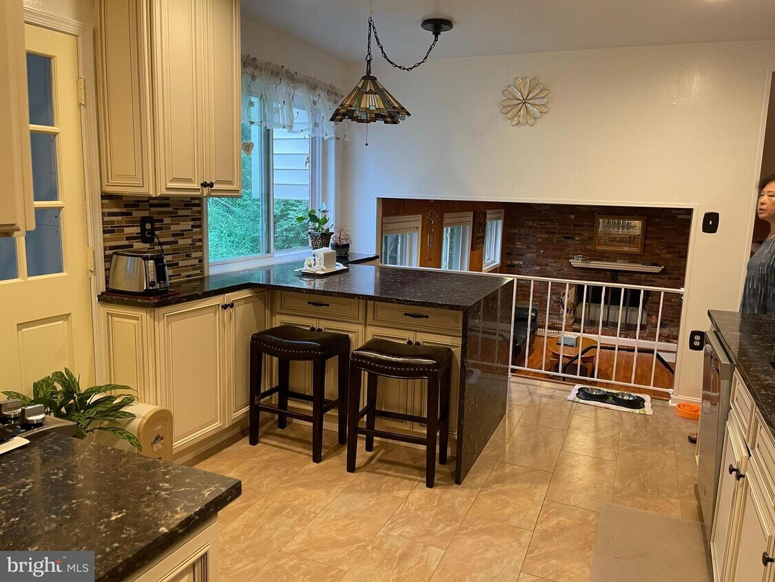 Foto principal - 9526 Jomar Dr