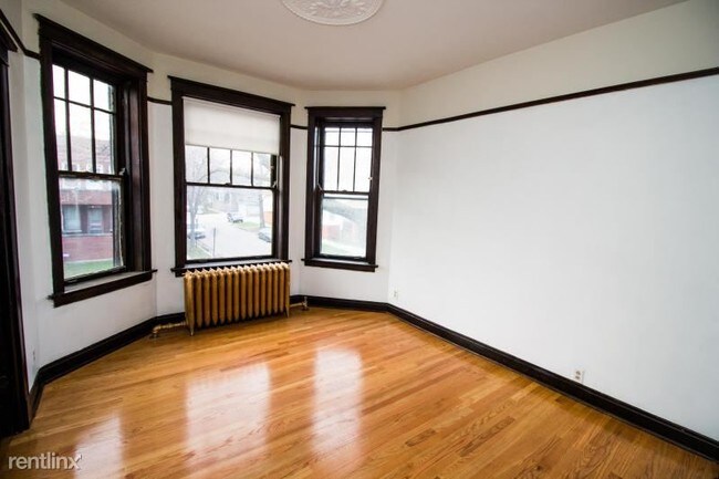 Building Photo - 2453 N Kimball Ave