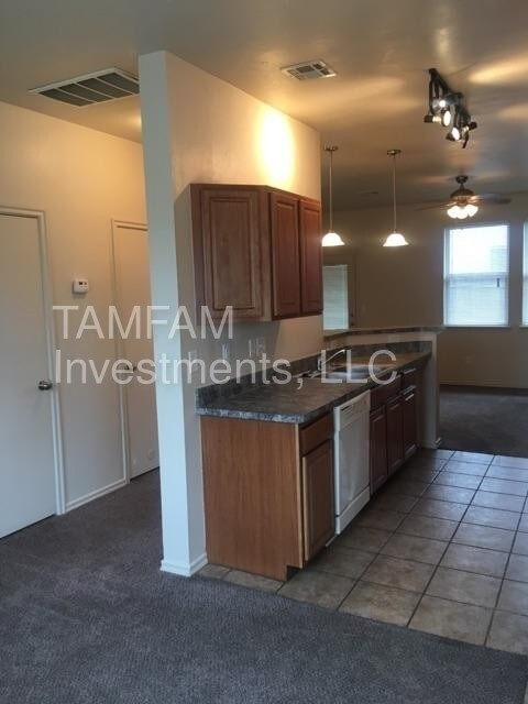 Building Photo - 212 Chalmette Dr