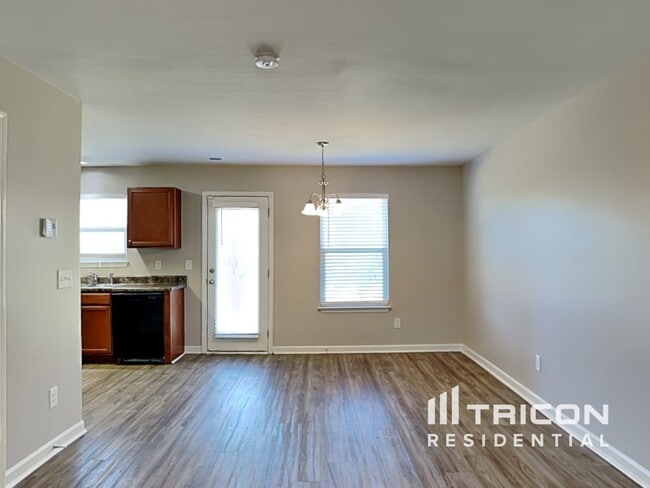Building Photo - 4636 Queen Pierrette St