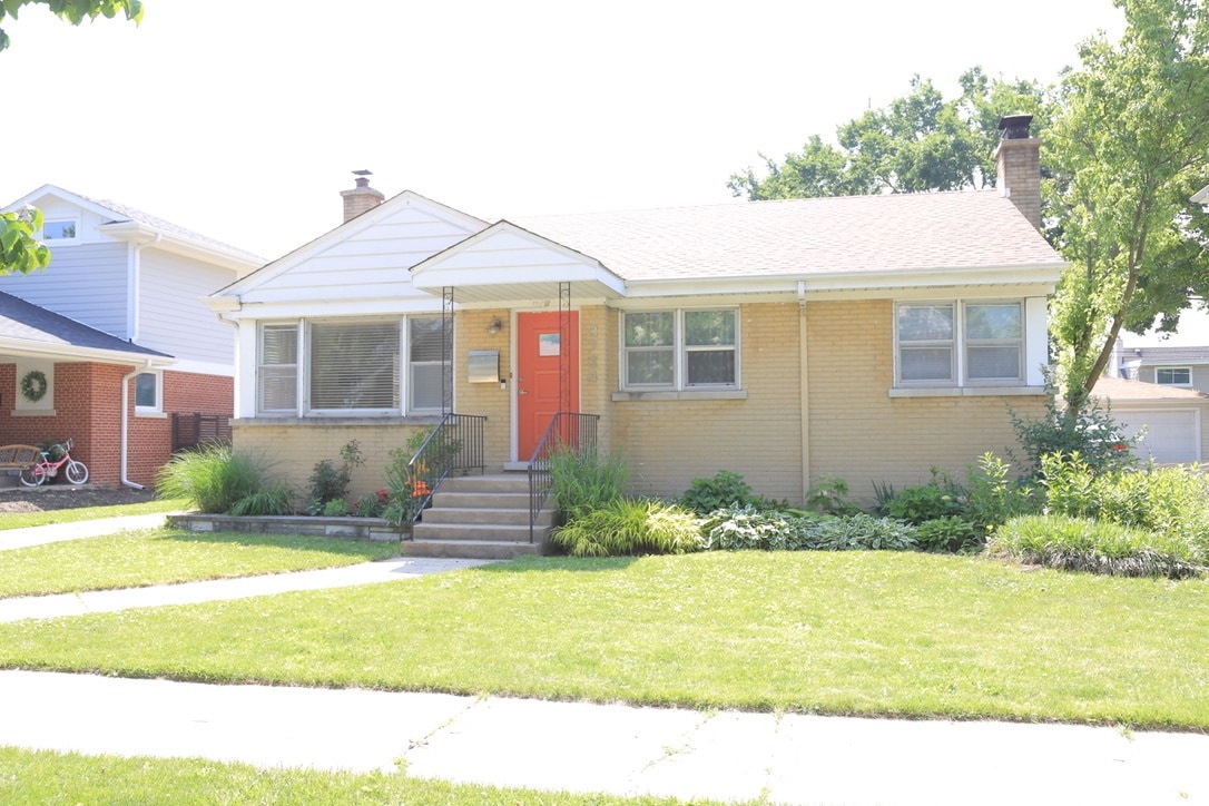 Primary Photo - 3734 Morton Ave