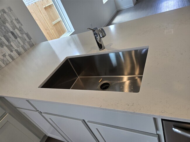 Building Photo - 6758 Sunset Velvet Dr