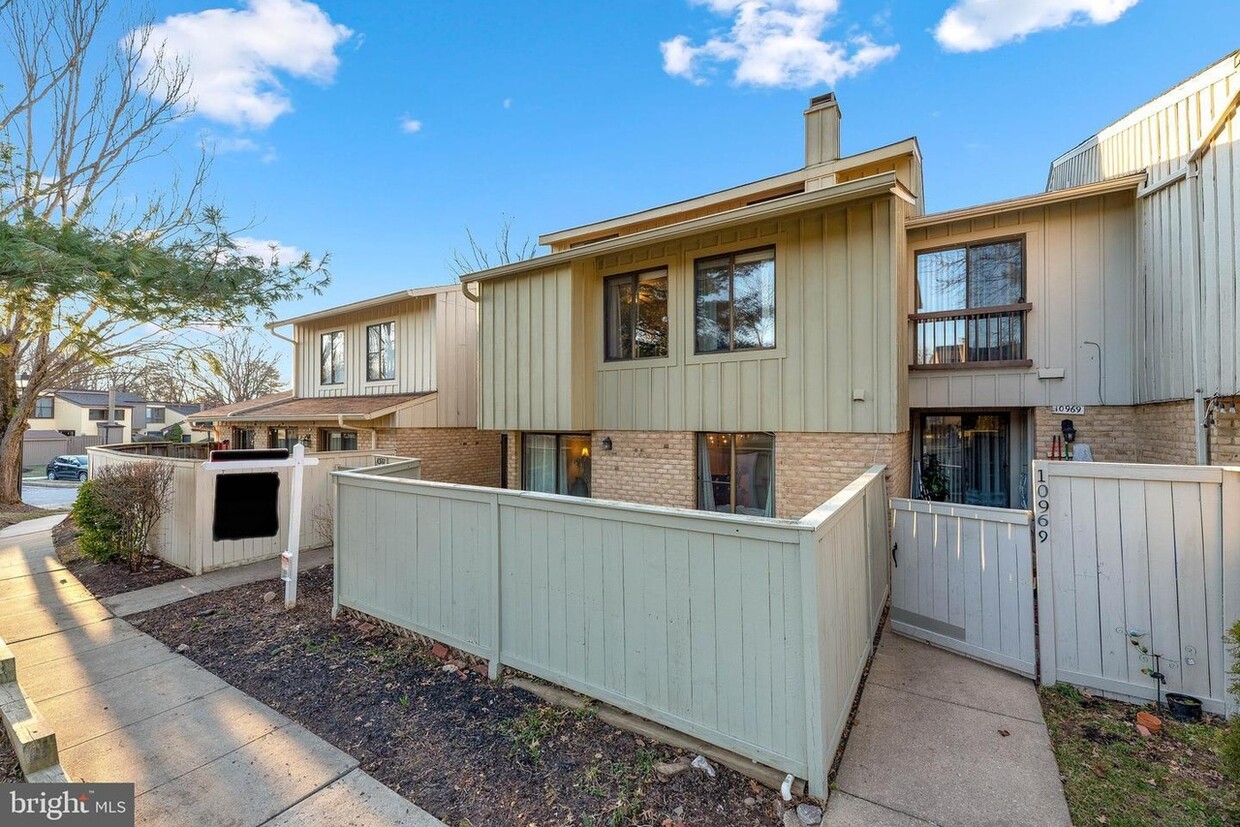 Primary Photo - 10971 Trotting Ridge Way