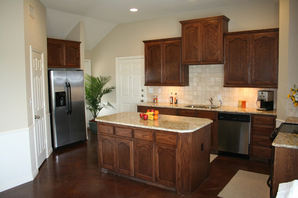 Primary Photo - Salem Way Luxury Townhomes