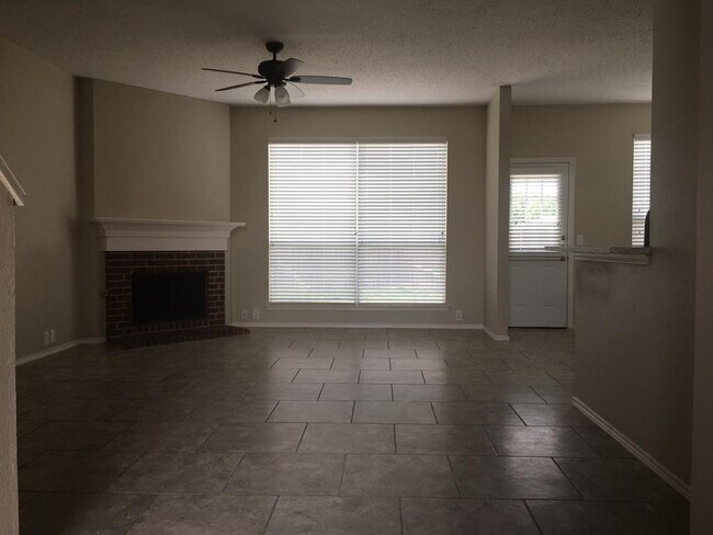 Building Photo - 3288 Raleigh Dr