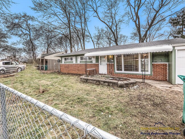 Building Photo - 1088 Studebaker Ave