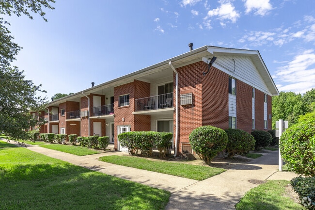 Building Photo - Country Club Apartments
