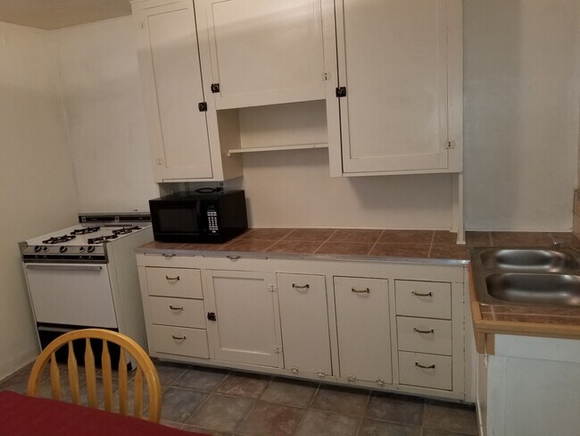 Foto del edificio - 5th Street Apartments - Basin