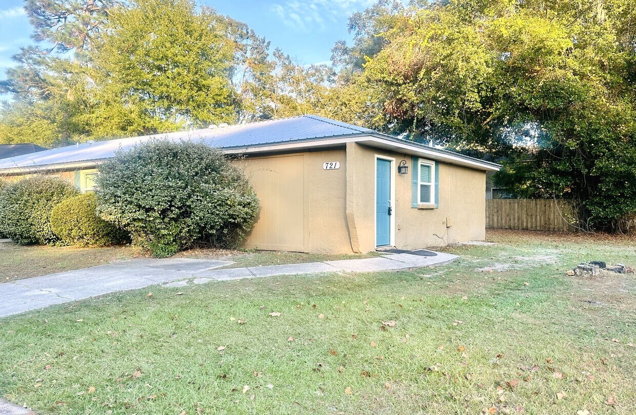 Primary Photo - 2Bed/ 1 Bath Apartment Available NOW in Jacksonville!