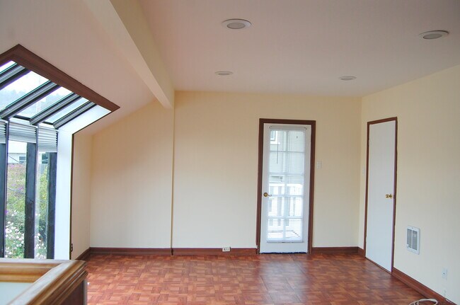 Building Photo - 160 Wawona St