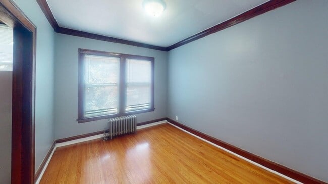 Building Photo - 4502 W Wellington Ave