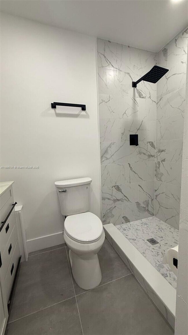 Building Photo - $3,050MONTHLY;315 N 26TH AVE #417 HOLLYWOO...