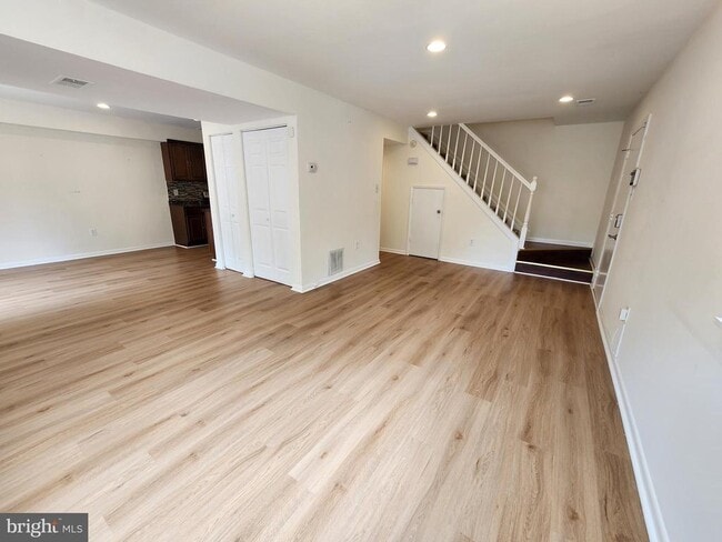 Building Photo - 10662 Spring Oak Ct