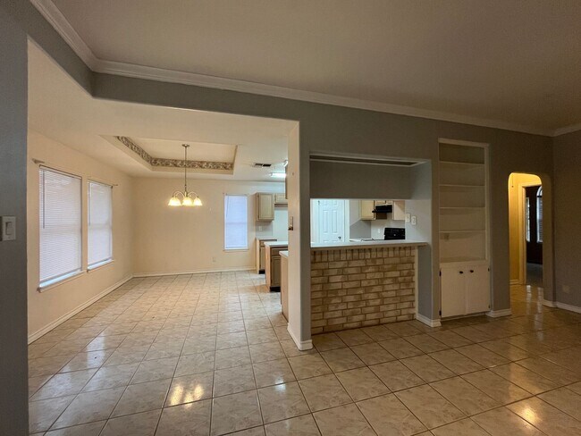 Building Photo - 3 br, 2 bath House - 733 St. Bernadine Drive