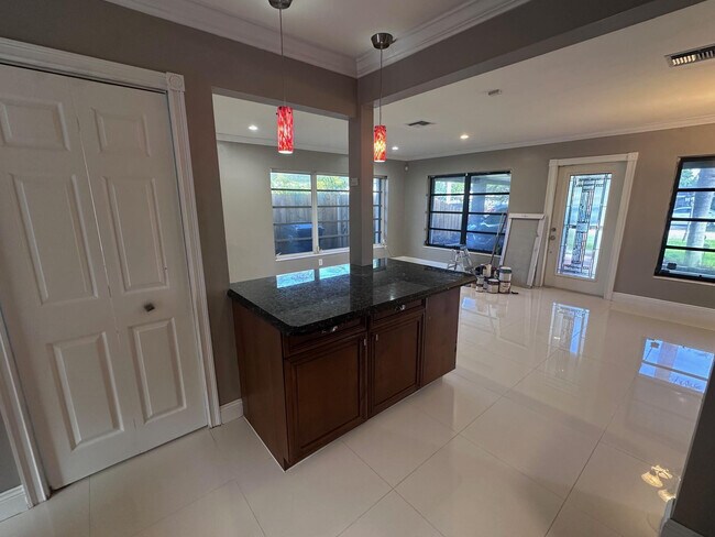 Foto del edificio - 40 NE 48th St