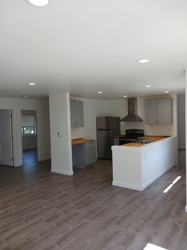Foto del edificio - 3 bedroom, 2.5 bath in Downtown Ferndale