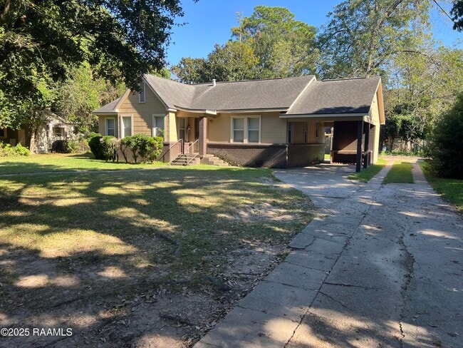 Building Photo - 617 Wilson St