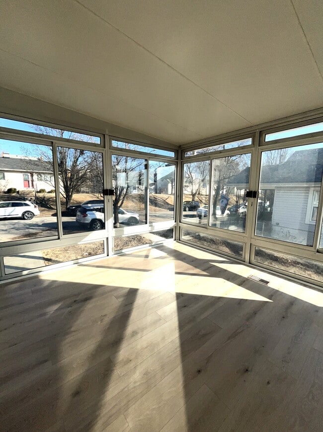 Foto del edificio - 5902 Nashville Ave