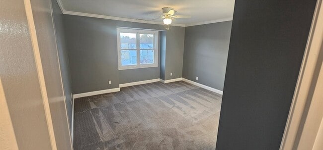 Foto del edificio - 94 Tennis Plaza Rd