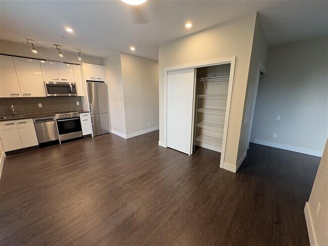 Photo du bâtiment - 45513-45513 Market Way