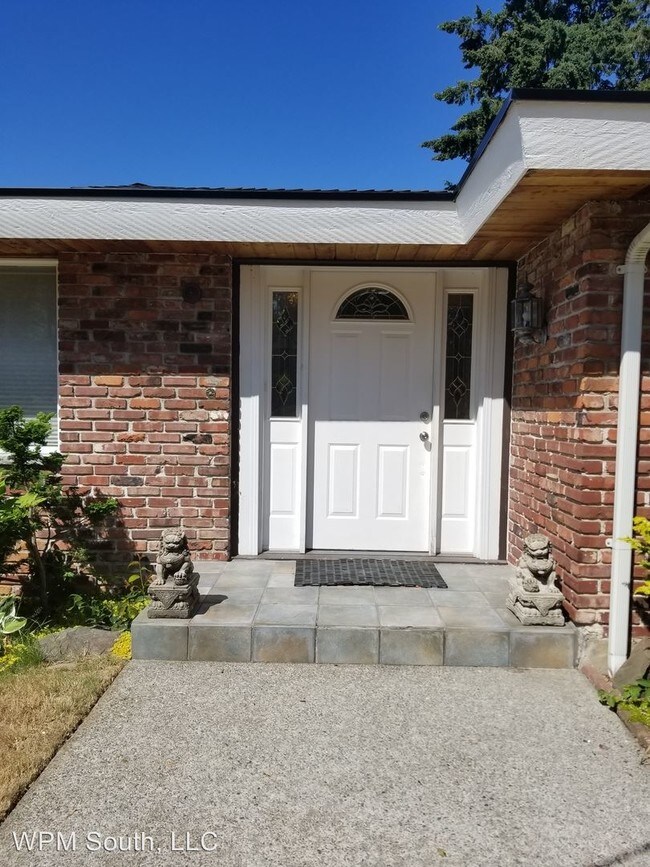 Foto del edificio - 2125 Harrington Pl NE