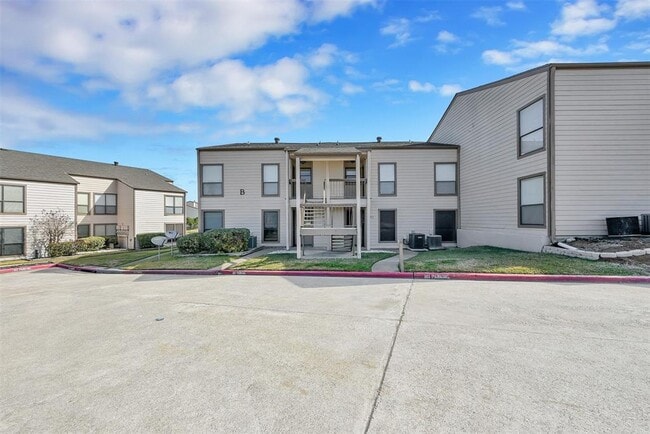 Building Photo - 201 Lakeview Terrace