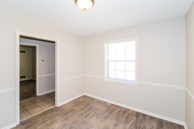 Building Photo - 3557 Bellwood Dr