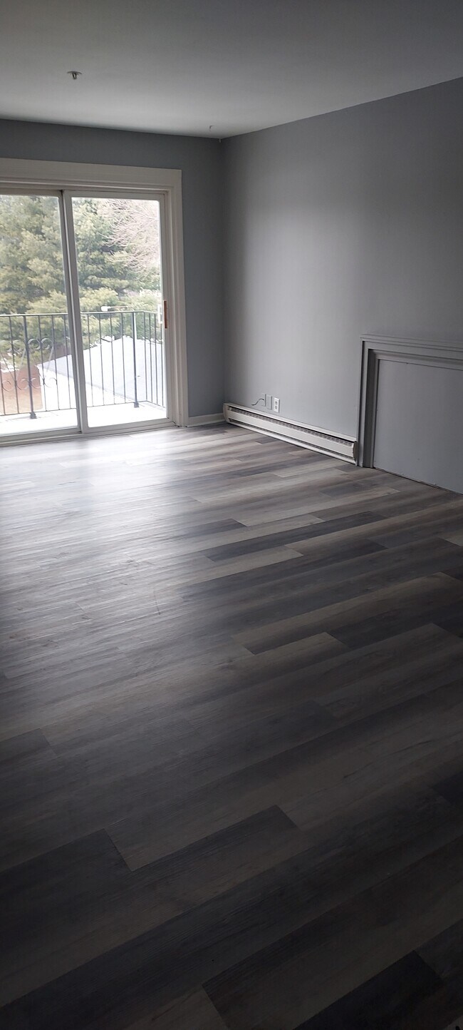 Foto del edificio - 3120 Jacqueline Dr