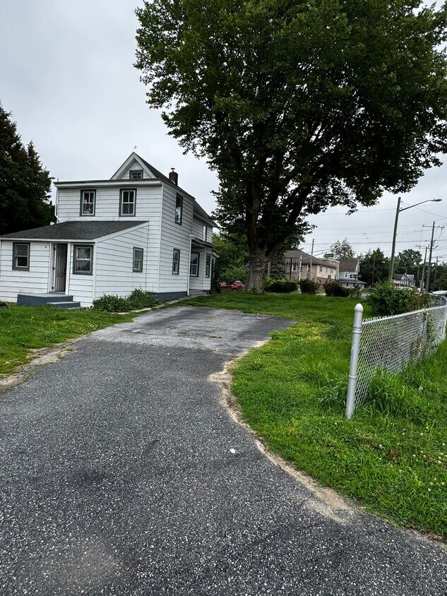 Primary Photo - 1 Main St