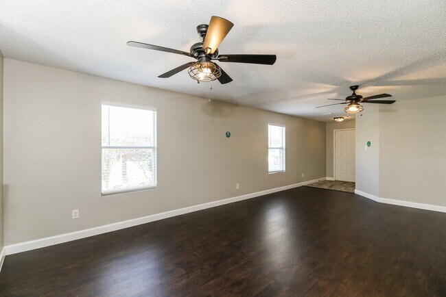 Building Photo - 8224 Montecito Dr