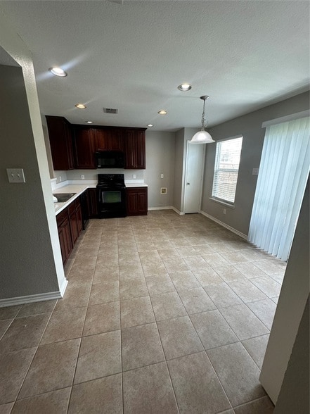 Foto del edificio - 6920 Bountiful Grove Dr