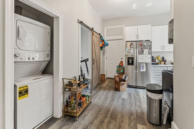 Foto del edificio - 1345 N Maplewood Ave