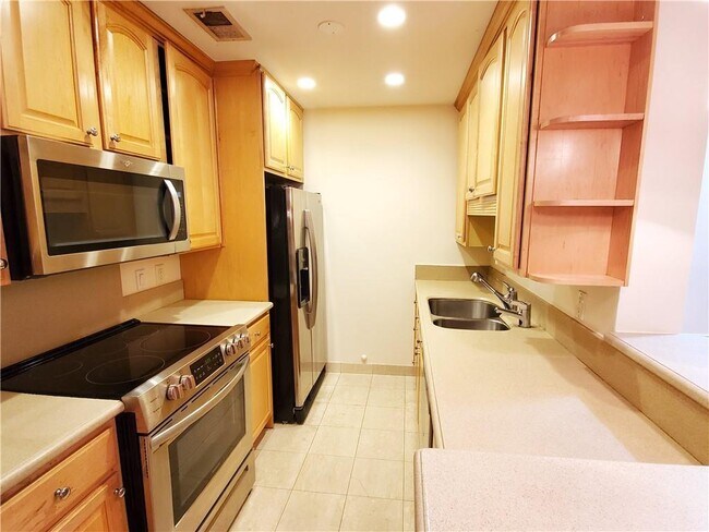 Foto del edificio - 4209 Pine Heights Dr NE