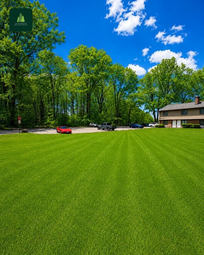 Building Photo - 2424-2452-2452 Echo Valley Dr