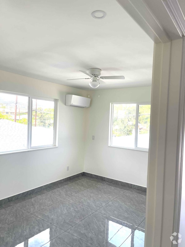 Kaimuki Apartments for Rent with Parking Honolulu, HI 1 Rentals