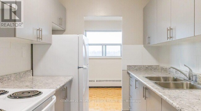 Photo du bâtiment - 1061 Seneca Ave