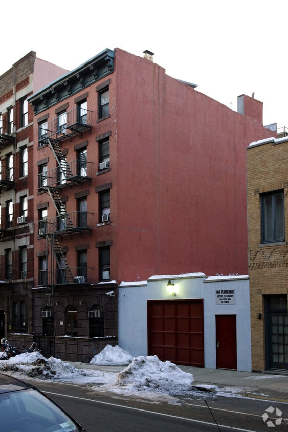 Primary Photo - 340 E 9th St