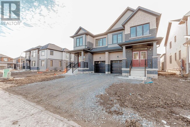 Building Photo - 10 Sunflower Cres