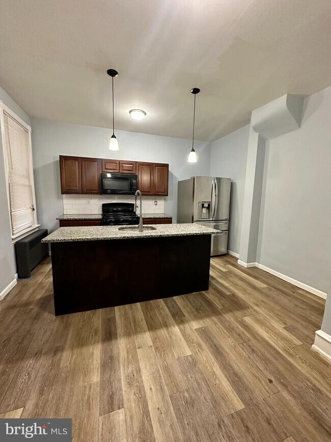 Building Photo - 519 N 58th St