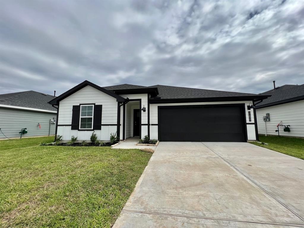 Foto principal - 31822 Hallington Hl Ln