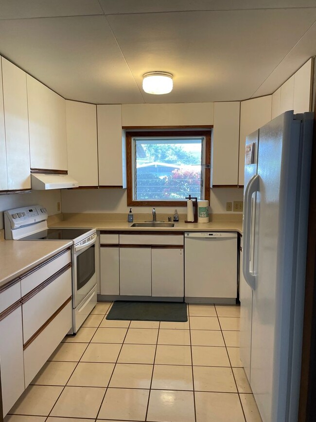 Building Photo - Single family home of 4bd/2br in Kailua,