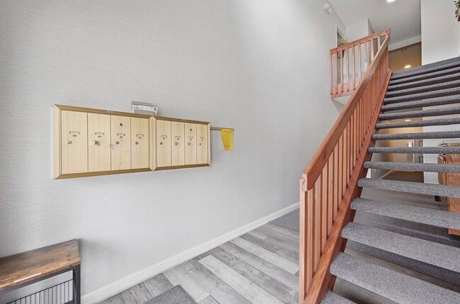 Condo on Second floor with vaulter ceiling. Not unit above you - 7680 Scioto Ct