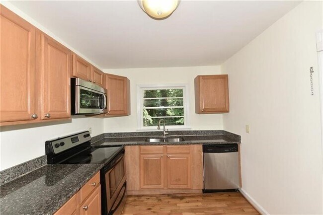 Building Photo - 1910 Willa Way