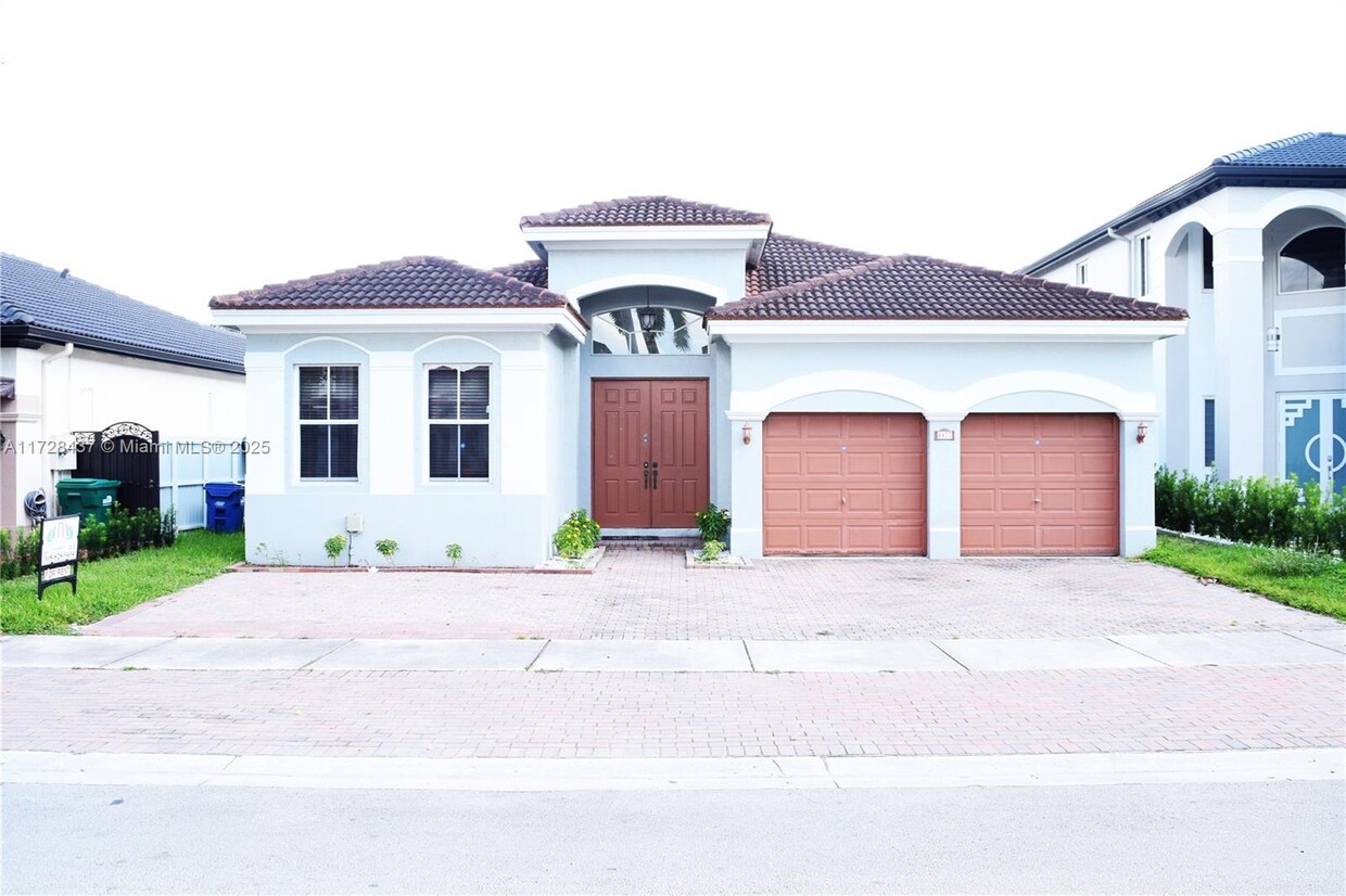 Foto principal - 8877 NW 179 Ln