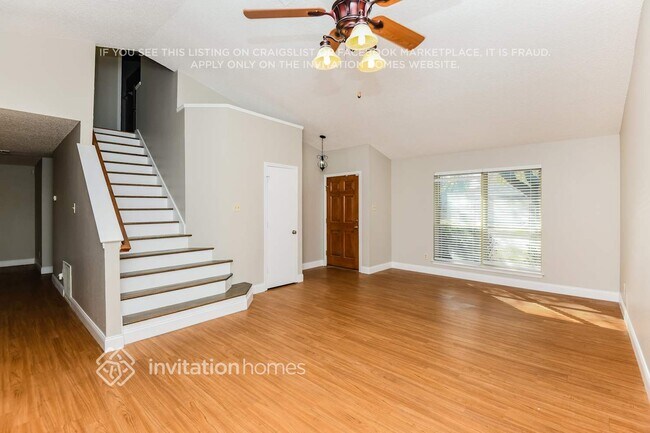 Foto del edificio - 1614 Stoneway Dr