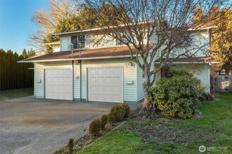 Building Photo - 713 8th Ave Pl NW