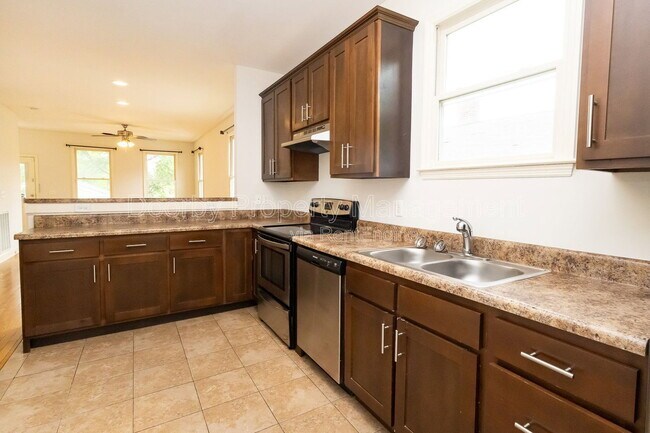 Foto del edificio - 226 N Hickory St